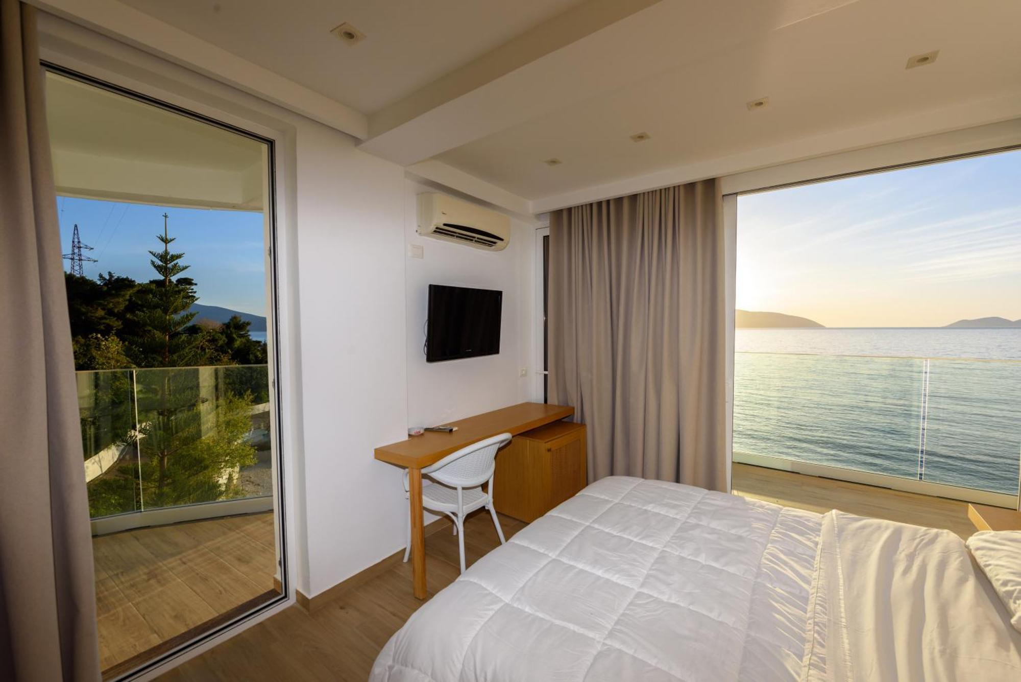 Hotel Nimfa Vlorë Exterior foto